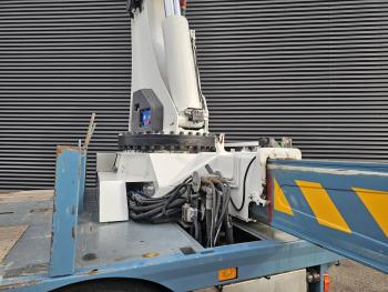 FM 420 8x2 / HMF 55 t/m CRANE + JIB